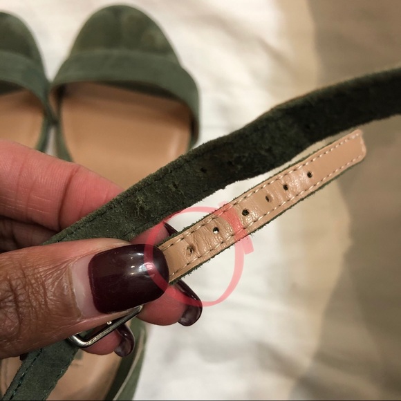 CARRSON Chunky Heeled Sandal - Picture 11 of 14